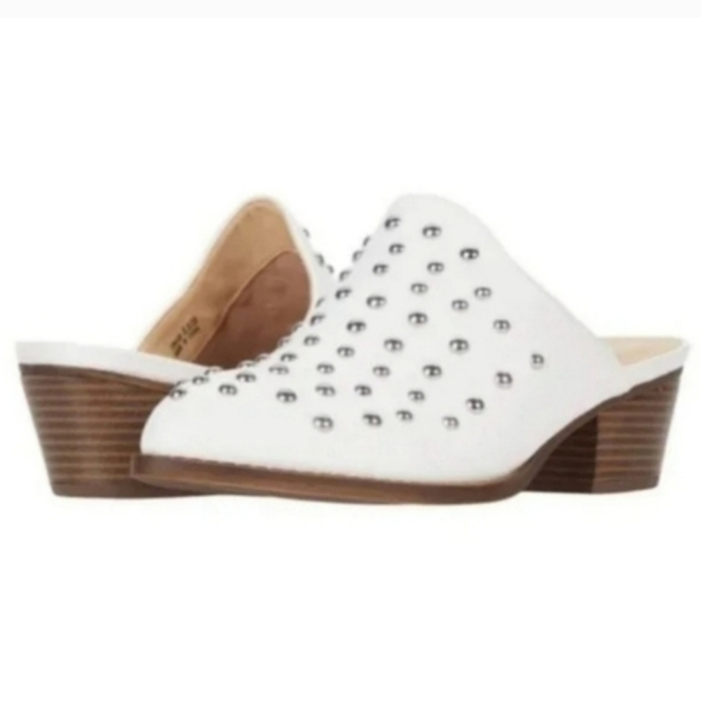 CL by Laundry white studded mule